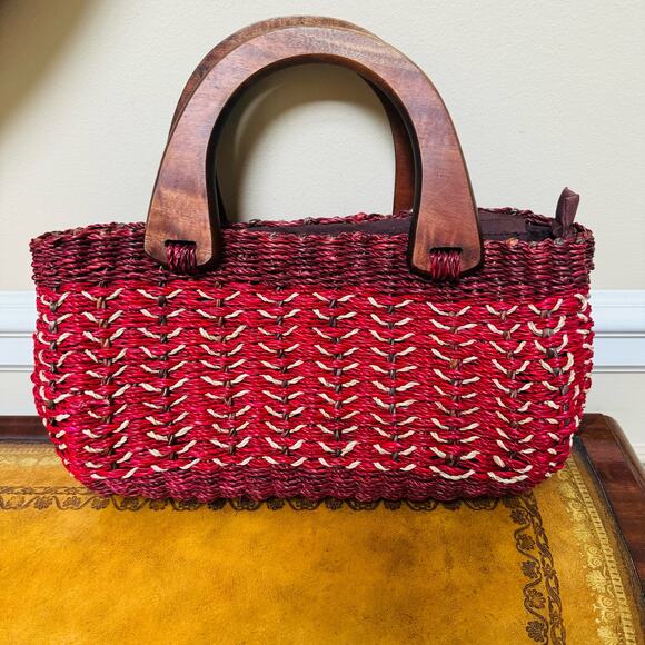 Womens Native Artisan Handwoven Sturdy Abaca Cranberry Handbag Wooden Handles - Picture 1 of 5